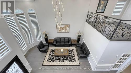 16 Crescentview Road, Richmond Hill, ON - Indoor Photo Showing Other Room