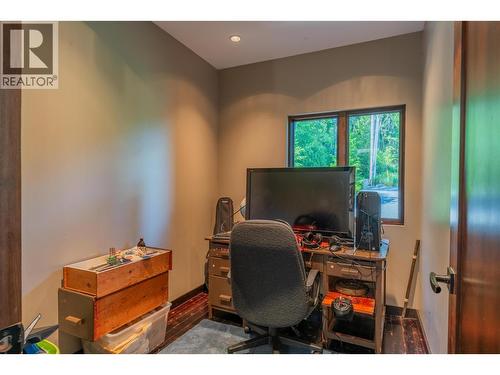 59 Johnstone Road, Nelson, BC - Indoor Photo Showing Office