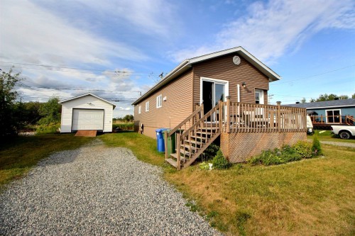 Front of Structure - 200 Av. Douay, Amos, QC - Outdoor