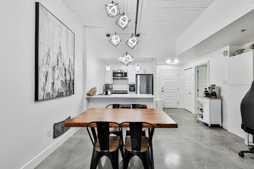 Salle à manger - 202-7345 Boul. St-Laurent, Montréal (Villeray/Saint-Michel/Parc-Extension), QC - Indoor