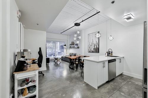 Hall d'entrée/Vestibule - 202-7345 Boul. St-Laurent, Montréal (Villeray/Saint-Michel/Parc-Extension), QC - Indoor Photo Showing Other Room