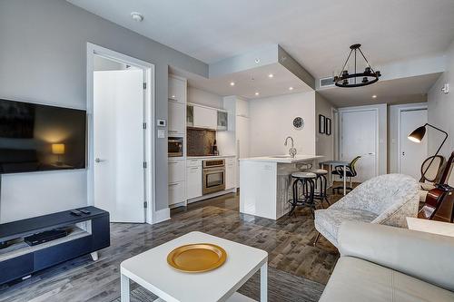 713-365 Rue St-André  Montréal (Ville-Marie), QC H2L 0G2