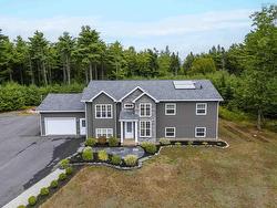 53 Craig Chandler Drive  Pine Grove, NS B4V 8A1
