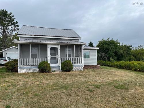 607 Highway 2, Lower Five Islands, NS 