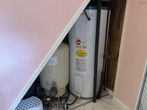 607 Highway 2, Lower Five Islands, NS 