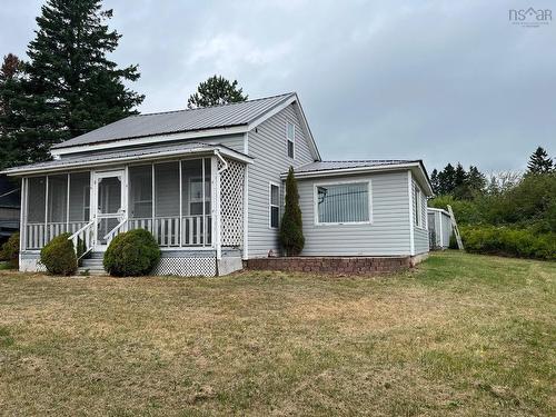 607 Highway 2, Lower Five Islands, NS 