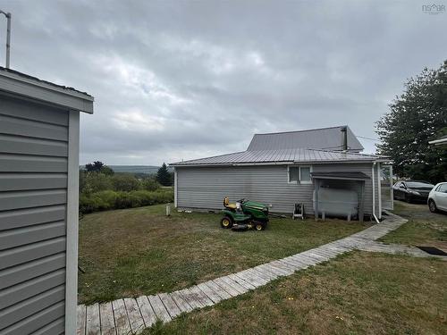 607 Highway 2, Lower Five Islands, NS 