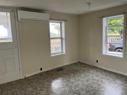 607 Highway 2, Lower Five Islands, NS 