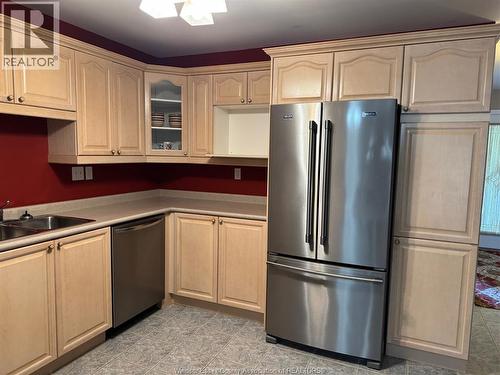 11285 Firgrove Drive, Windsor, ON - Indoor Photo Showing Kitchen