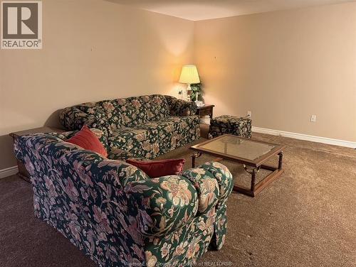 11285 Firgrove Drive, Windsor, ON - Indoor Photo Showing Living Room