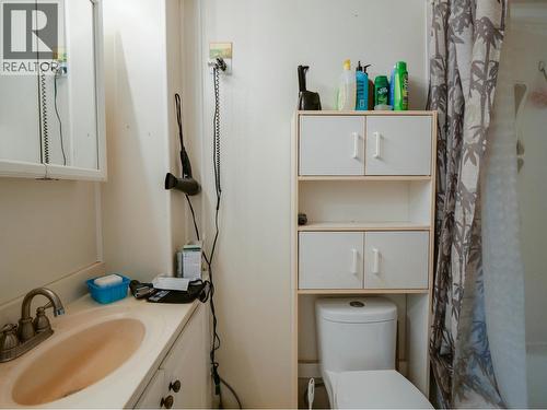 2412 Red Bluff Road, Quesnel, BC - Indoor Photo Showing Bathroom