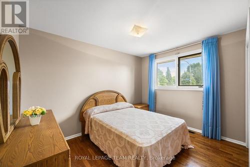 5 Spring Garden Avenue, Ottawa, ON - Indoor Photo Showing Bedroom