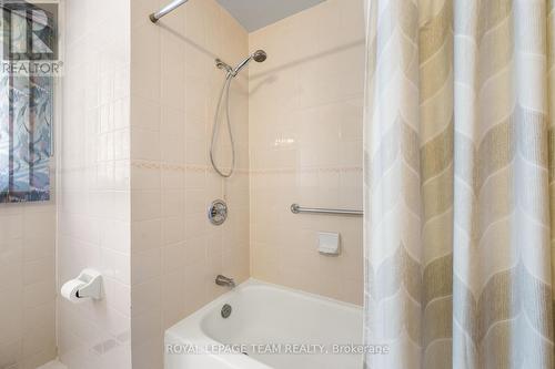 5 Spring Garden Avenue, Ottawa, ON - Indoor Photo Showing Bathroom