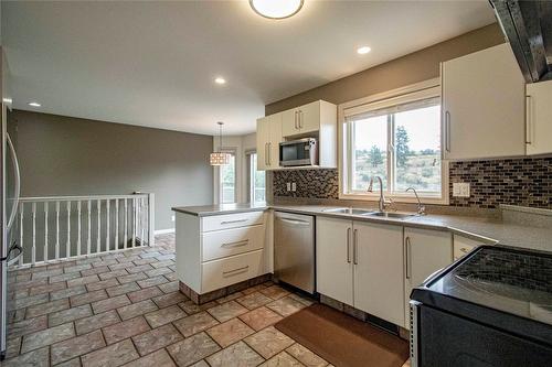 49-1840 Oliver Ranch Road, Okanagan Falls, BC - Indoor Photo Showing Kitchen With Double Sink