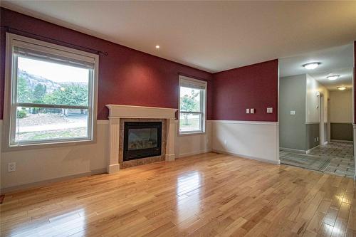 49-1840 Oliver Ranch Road, Okanagan Falls, BC - Indoor Photo Showing Living Room With Fireplace
