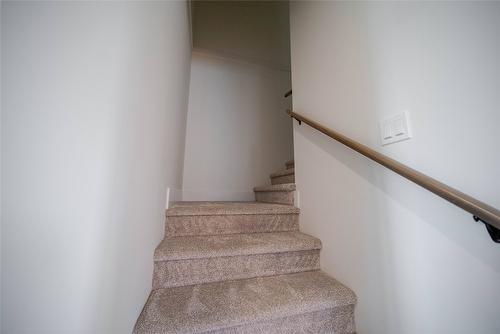 221 4Th Avenue, Cranbrook, BC - Indoor Photo Showing Other Room