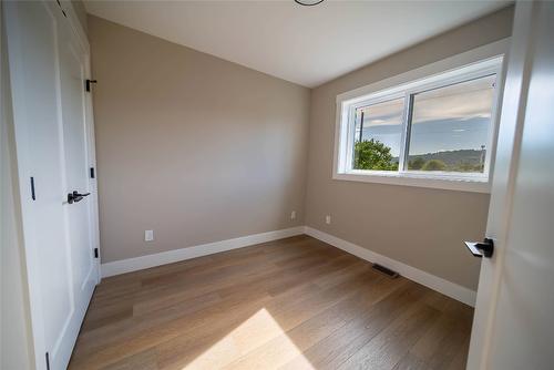 221 4Th Avenue, Cranbrook, BC - Indoor Photo Showing Other Room