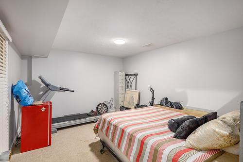 10769 Sherman Drive, Lake Country, BC - Indoor Photo Showing Bedroom