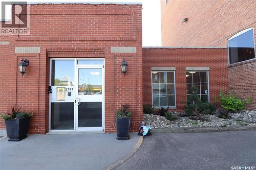 302 1275 Broad STREET  Regina, SK S4R 1Y2
