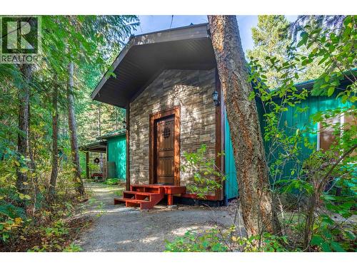 60 Pringle Road, Carmi, BC - Outdoor