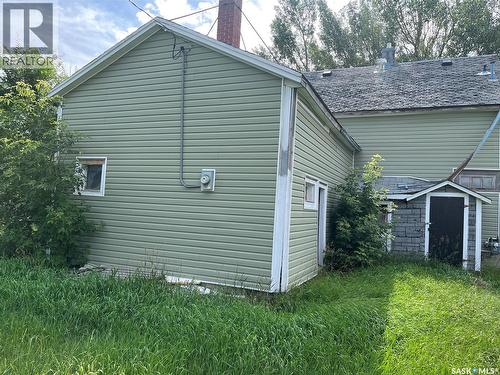 9 3Rd Street E, Willow Bunch, SK - Outdoor With Exterior