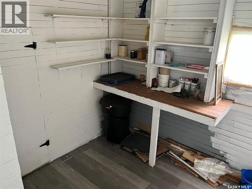 9 3Rd Street E, Willow Bunch, SK - Indoor Photo Showing Garage