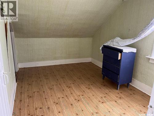 9 3Rd Street E, Willow Bunch, SK - Indoor