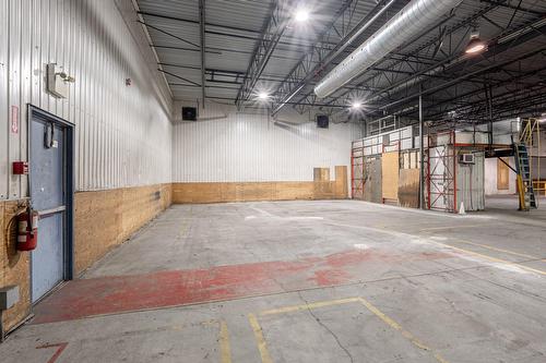 Intérieur - 60 Rue Sheard, Coaticook, QC - Indoor Photo Showing Garage