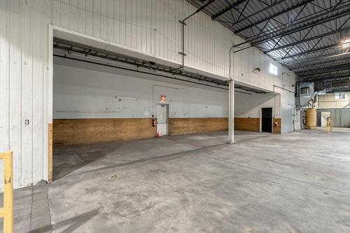 Intérieur - 60 Rue Sheard, Coaticook, QC - Indoor Photo Showing Garage