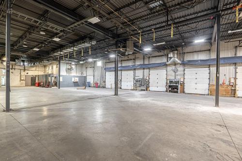 Intérieur - 60 Rue Sheard, Coaticook, QC - Indoor Photo Showing Garage