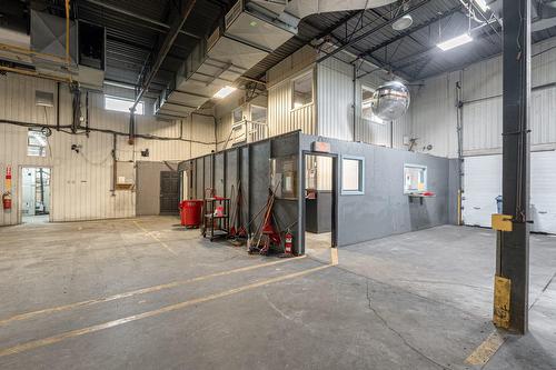 Intérieur - 60 Rue Sheard, Coaticook, QC - Indoor Photo Showing Garage