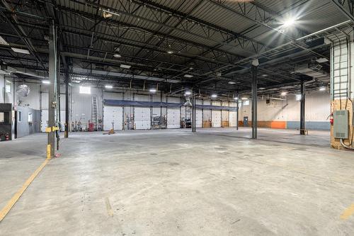 Intérieur - 60 Rue Sheard, Coaticook, QC - Indoor Photo Showing Garage