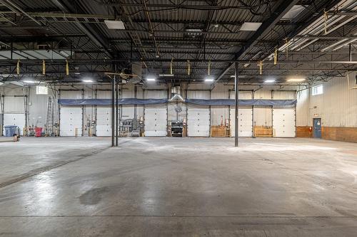 Intérieur - 60 Rue Sheard, Coaticook, QC - Indoor Photo Showing Garage