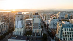 1002-845 Johnson St  Victoria, BC V8W 0G3