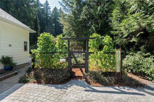931 Cowerd Rd, Cobble Hill, BC 