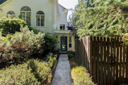 931 Cowerd Rd, Cobble Hill, BC 