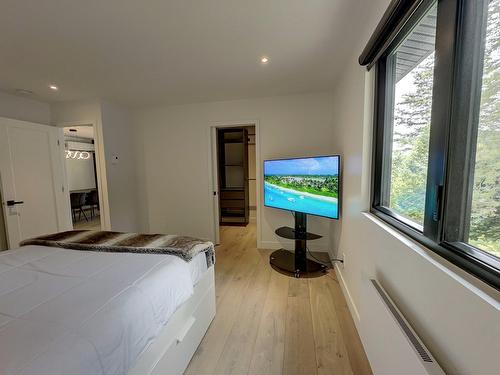 Chambre à coucher principale - 100 22E Rue Du Lac-Des-Français, Sainte-Marcelline-De-Kildare, QC - Indoor Photo Showing Bedroom