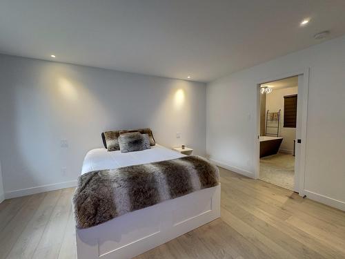 Chambre à coucher principale - 100 22E Rue Du Lac-Des-Français, Sainte-Marcelline-De-Kildare, QC - Indoor Photo Showing Bedroom
