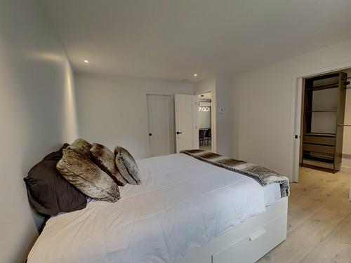 Chambre à coucher principale - 100 22E Rue Du Lac-Des-Français, Sainte-Marcelline-De-Kildare, QC - Indoor Photo Showing Bedroom