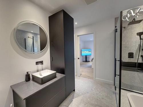 Salle de bains attenante à la CCP - 100 22E Rue Du Lac-Des-Français, Sainte-Marcelline-De-Kildare, QC - Indoor Photo Showing Bathroom