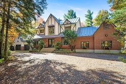 1386 Rue des Peupliers  Mont-Saint-Hilaire, QC J3G 2W3