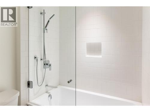 5650 The Edge Place Unit# 110, Kelowna, BC - Indoor Photo Showing Bathroom