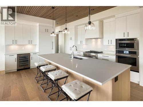 5650 The Edge Place Unit# 110, Kelowna, BC - Indoor Photo Showing Kitchen With Upgraded Kitchen