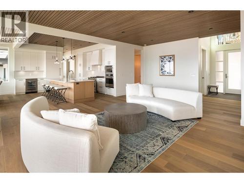 5650 The Edge Place Unit# 110, Kelowna, BC - Indoor Photo Showing Living Room