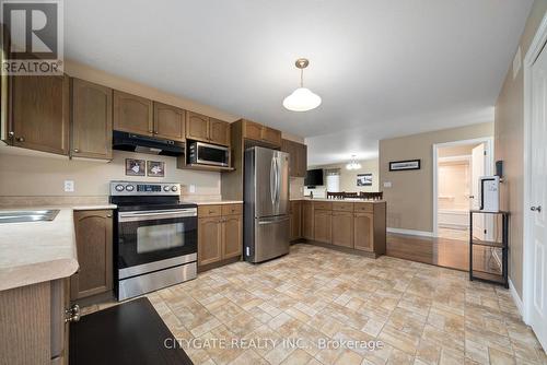43 Follwell Crescent, Belleville, ON - Indoor Photo Showing Kitchen With Double Sink