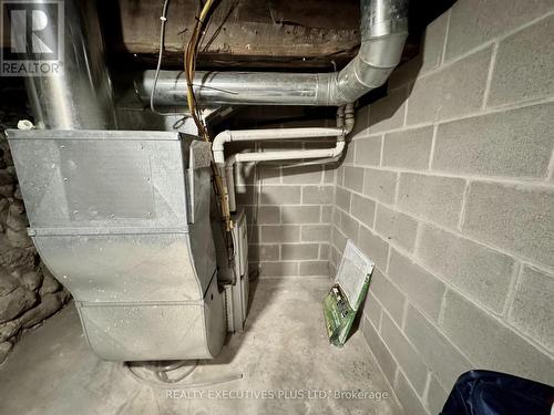 6 Elgin Street N, Cambridge, ON - Indoor Photo Showing Basement