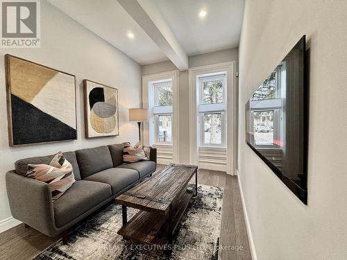 6 Elgin Street N, Cambridge, ON - Indoor