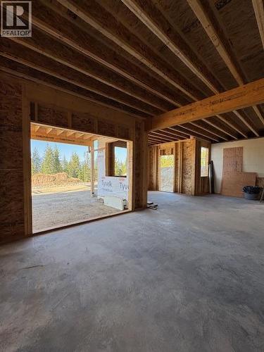 891 25 Avenue Sw, Salmon Arm, BC - Indoor