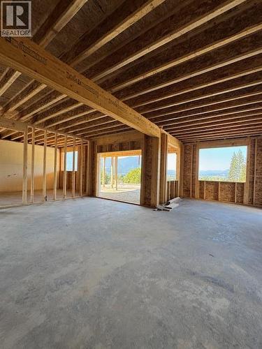 891 25 Avenue Sw, Salmon Arm, BC - Indoor