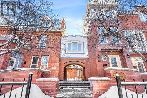 9 - 292 LAURIER AVENUE  Ottawa, ON K1N 6P5